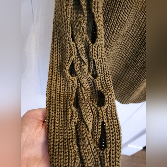 Lucky 🍀 Brand Knit sweater medium olive green arm detail - Picture 4 of 9